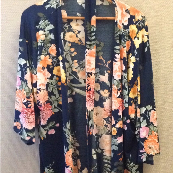 Flora Nikrooz Other - Kimono style robe with tie